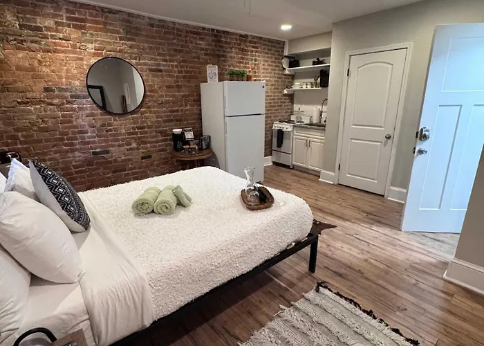 Jungle House - Short North & Convention Center * Columbus